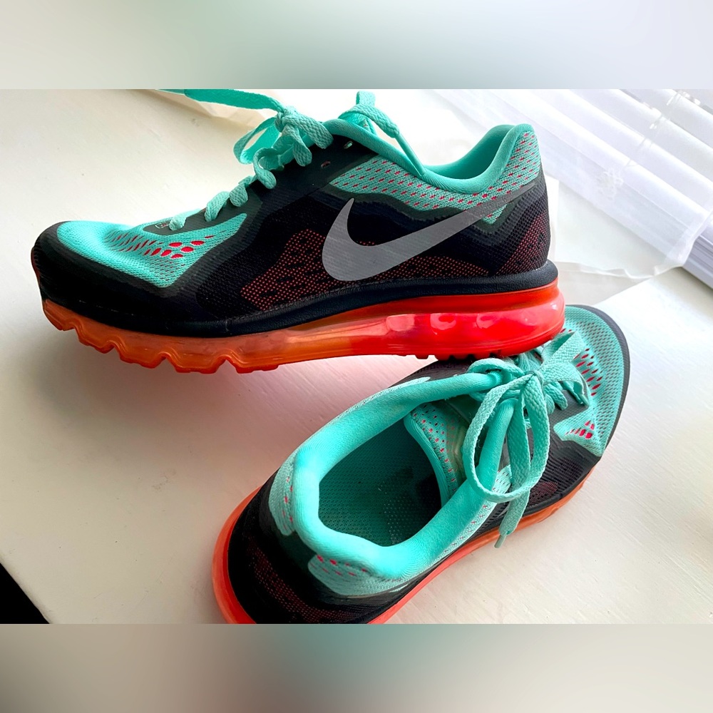 Women’s Nike Air Max sneakers size 8